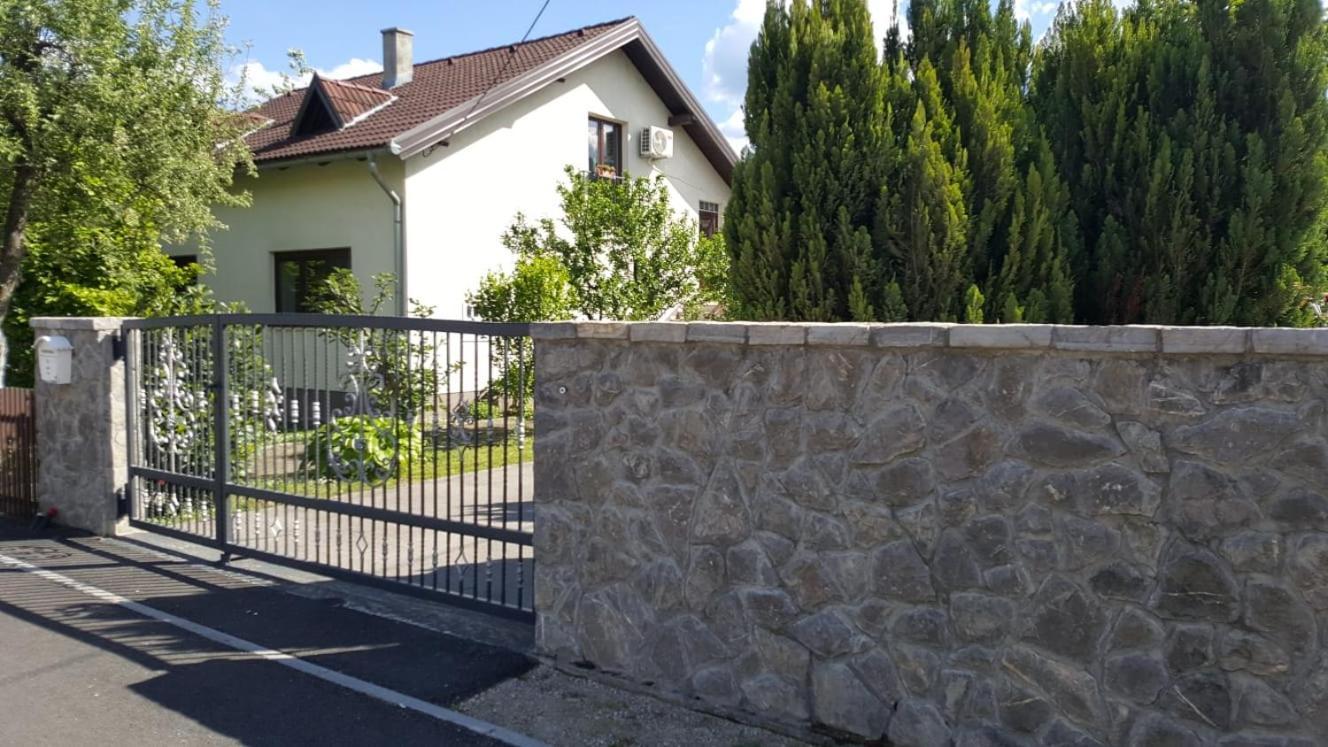Apartman "Em" Bihać エクステリア 写真
